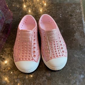 Great condition Pink Native size 8 toddler